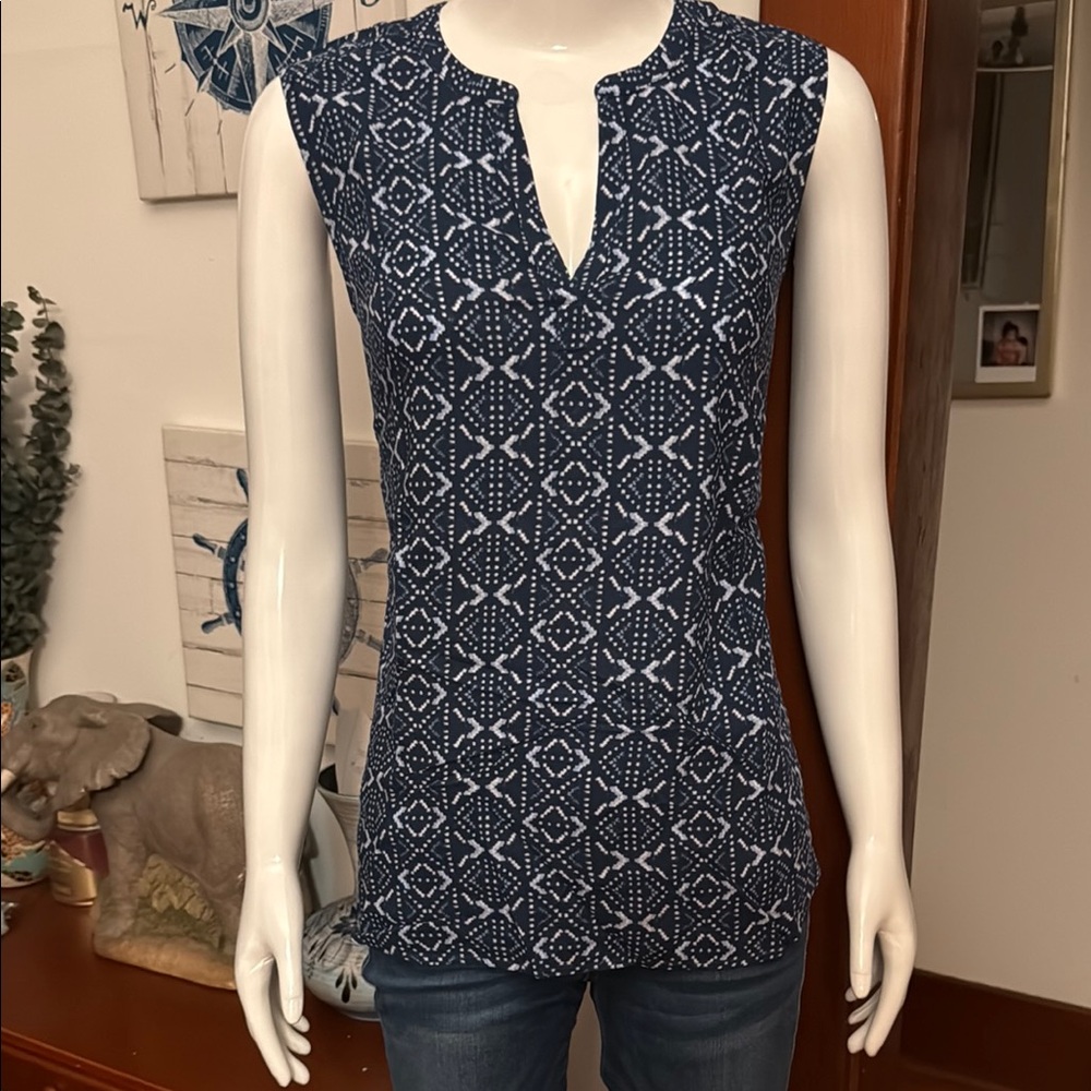 NWT Eddie Bauer size small Navy Blue Patterned Women's Top